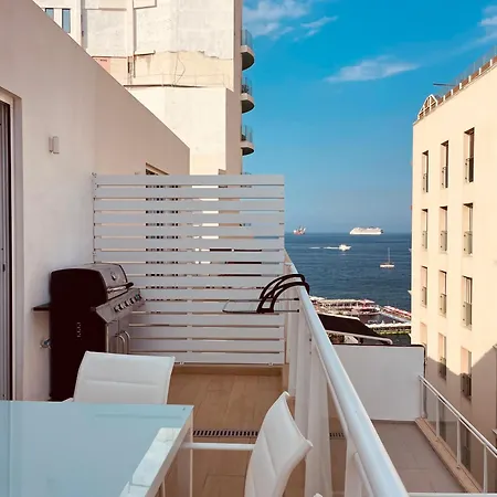 Sunny Terrace Sea View Appartamento